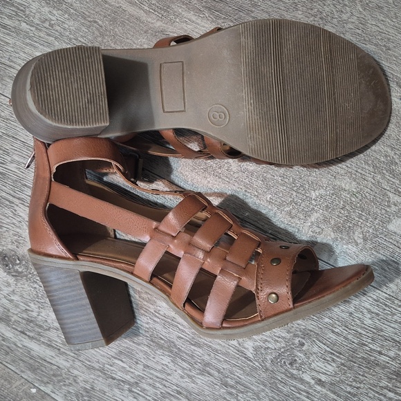Maurices Tan Strappy Sandals‎ - Picture 3 of 5